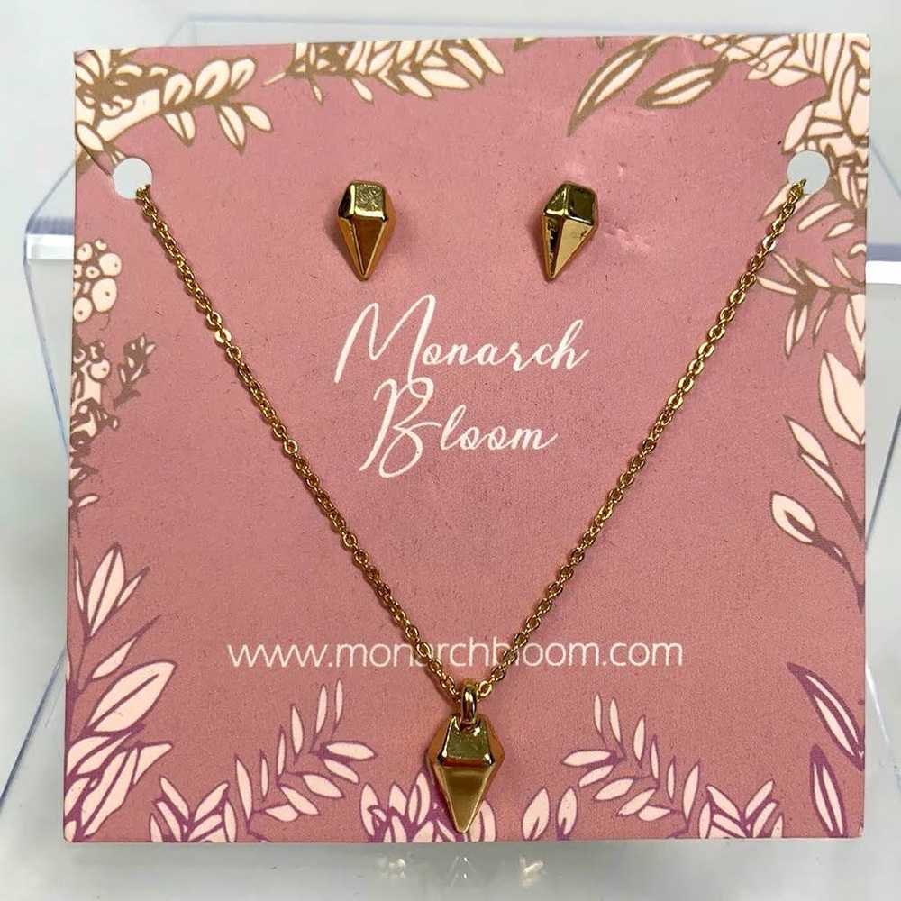 Monarch Bloom Gold Necklace & Earrings Set - **NEVER USED/ WORN**